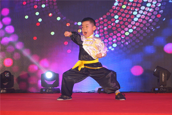 必赢线路检测中心召开2018年度表彰奖励大会暨2019年度工作规划大会