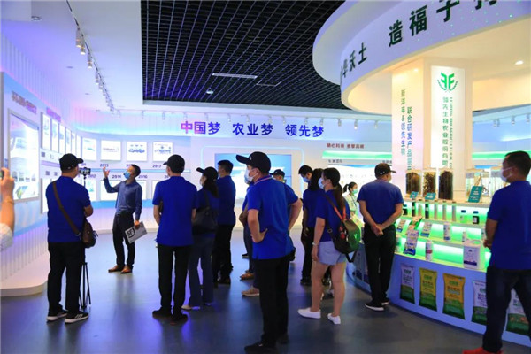论道百倍邦 智瞰新未来-肥料大鳄新洋丰核心客户团必赢线路检测中心考察行